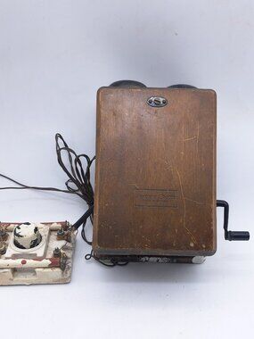 Vintage Wooden Telephone Ringer Box N515H